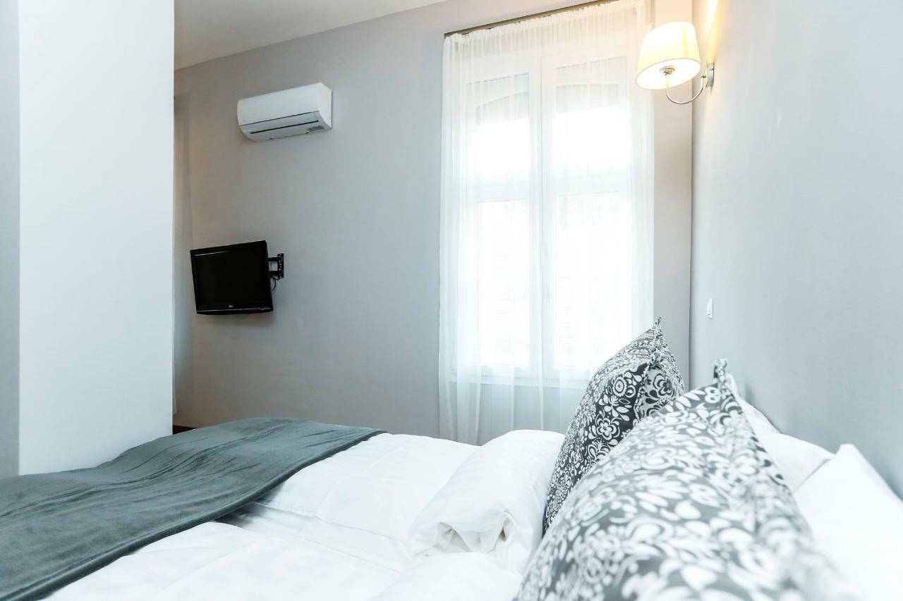 D8 Design Apartment & Studio Eger Luaran gambar